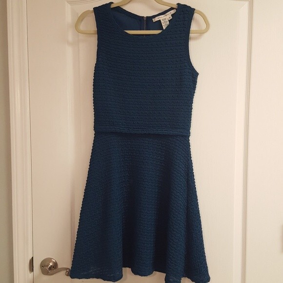 Max Studio Teal Textured Dress - Picture 2 of 6